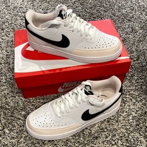 Women’s Nike court vision